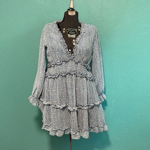๐ Blue dress with white leopard print ๐ ๐ - Picture 1 of 8